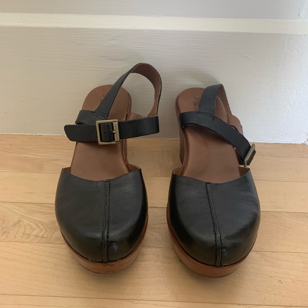 Kork Ease Clogs
